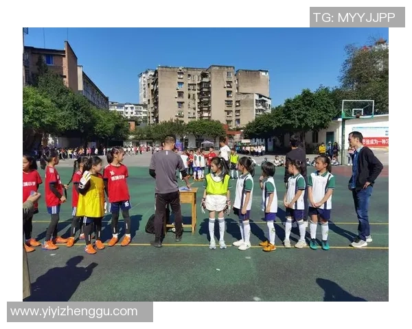 铁窗内的绿茵梦监狱球星用足球书写自由与希望 铁窗内的绿茵梦监狱球星用足球书写自由与希望